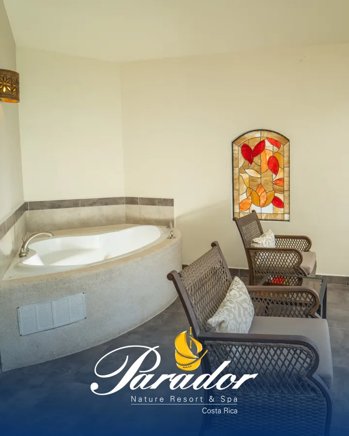 Parador: Master Suite balcony, hot tub and jungle